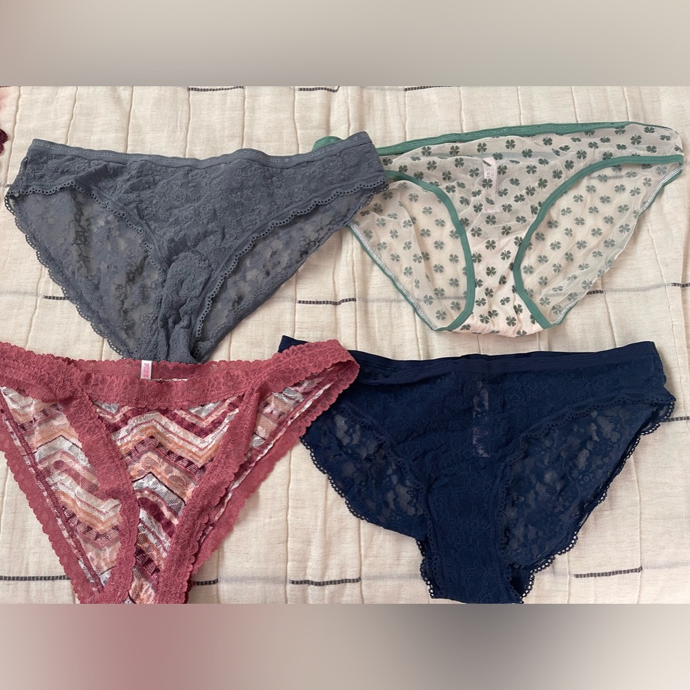 VS or Pink Size L
